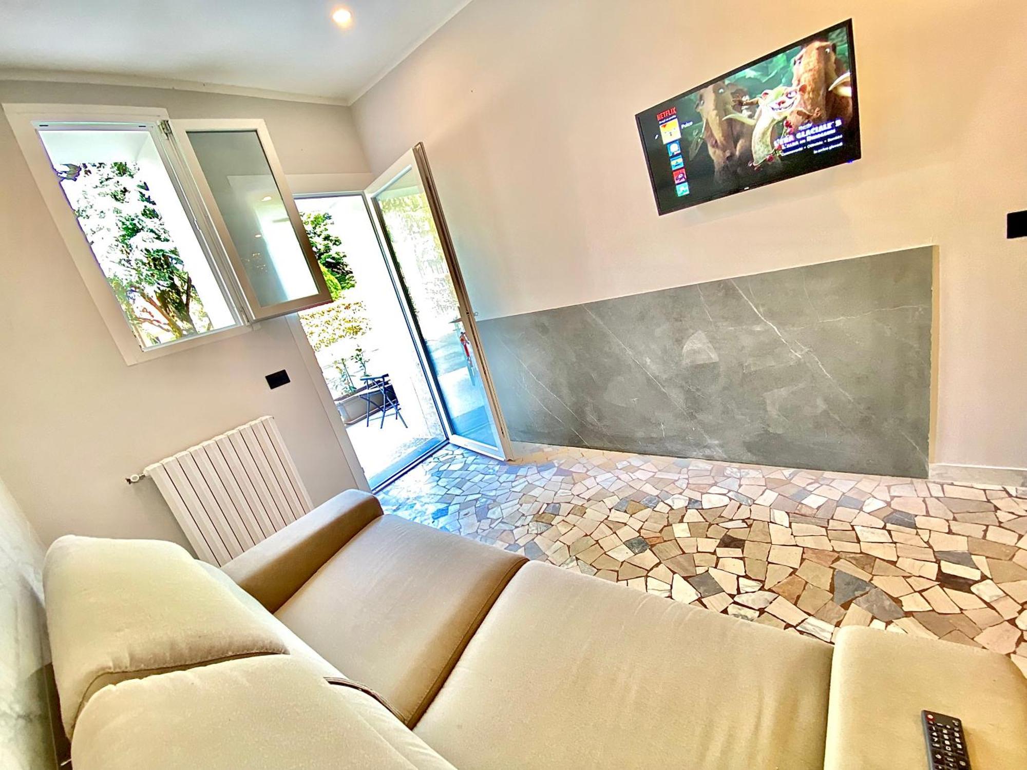 Apt Donati Home, Modernita E Comfort Con Parcheggio Gratuito Privato E Spazio Esterno Privato Cassano dʼAdda Exterior foto