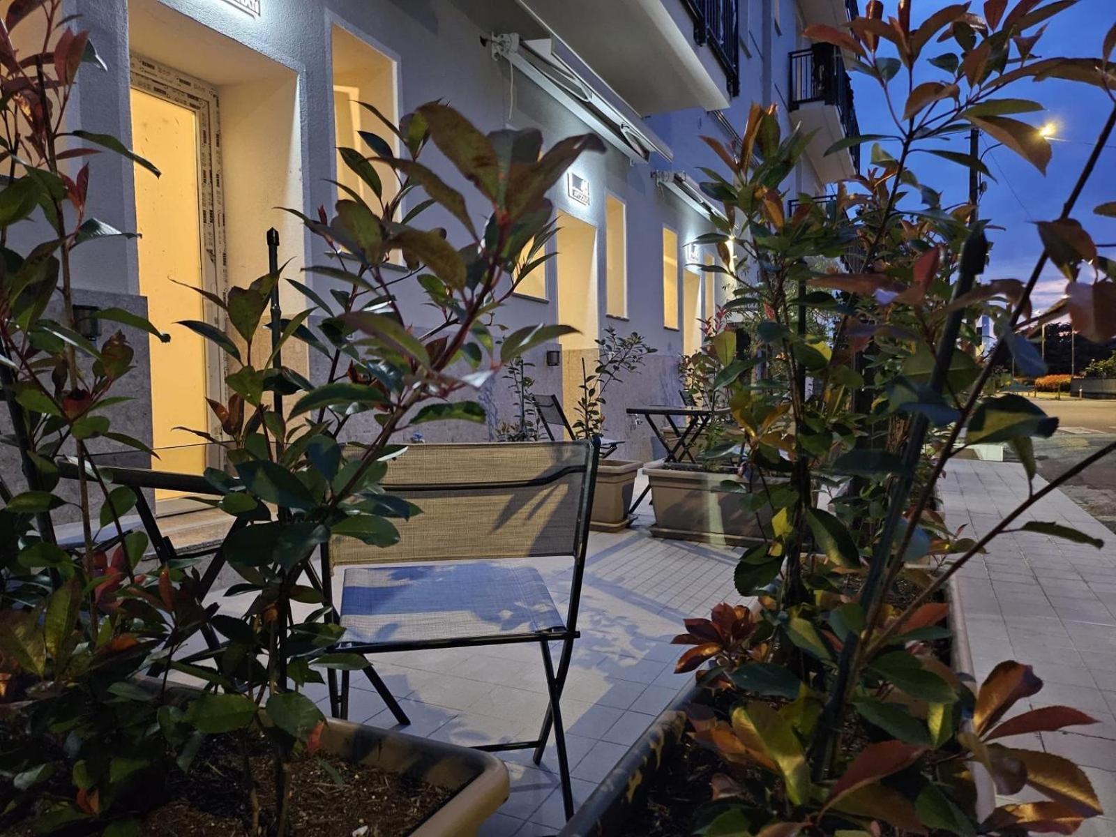 Apt Donati Home, Modernita E Comfort Con Parcheggio Gratuito Privato E Spazio Esterno Privato Cassano dʼAdda Habitación foto