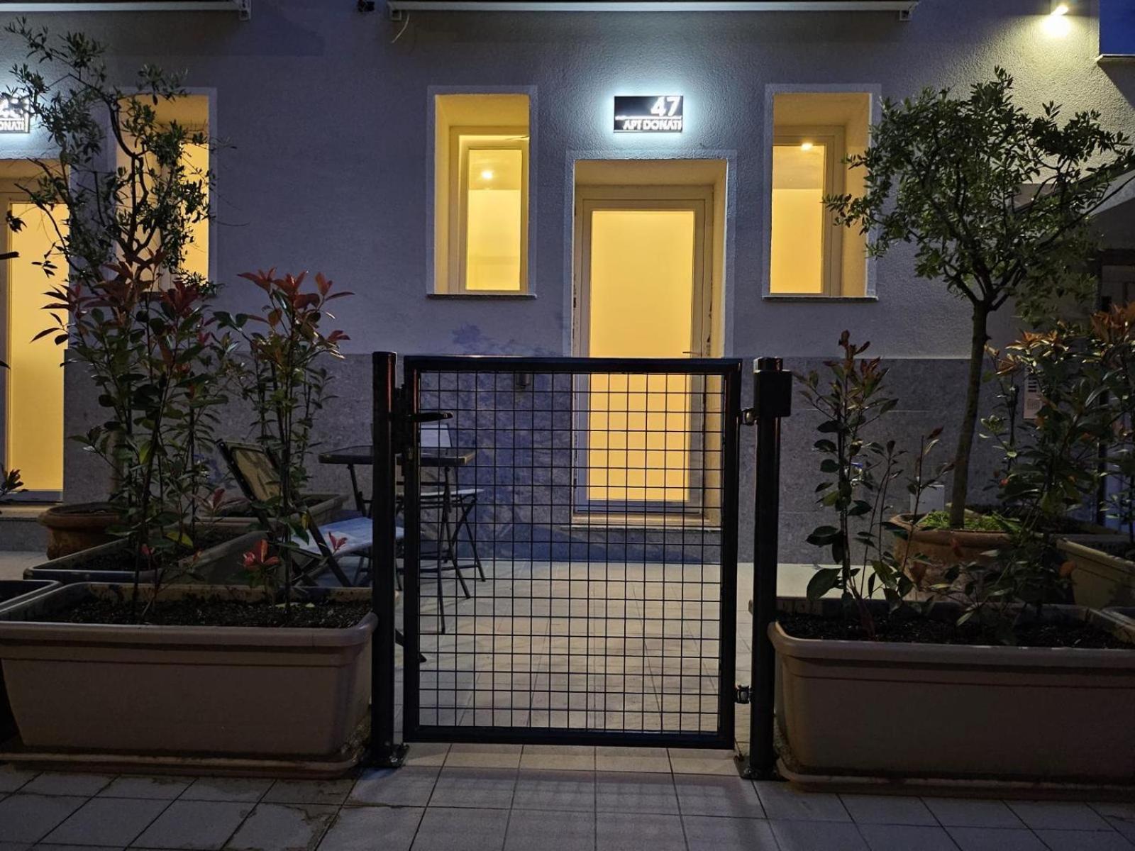 Apt Donati Home, Modernita E Comfort Con Parcheggio Gratuito Privato E Spazio Esterno Privato Cassano dʼAdda Habitación foto